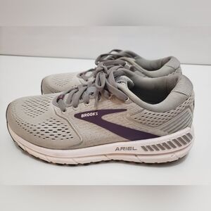 Brooks women's size 6.5 Ariel 20 Gray Sneakers shoes running